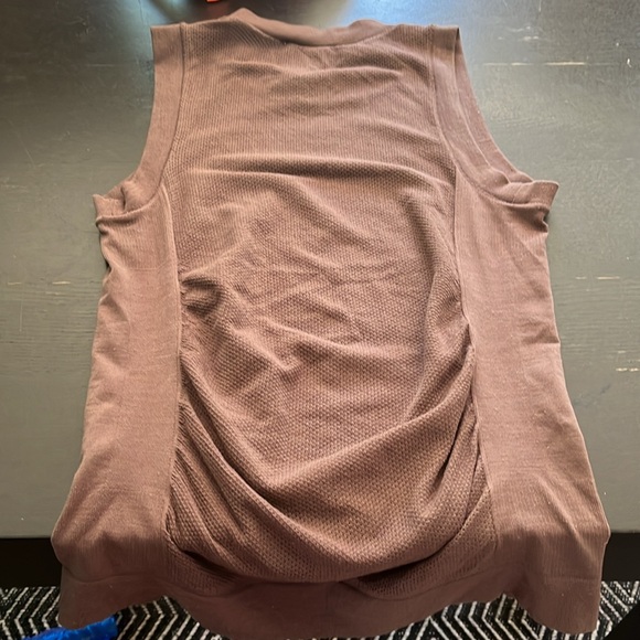 Athleta size small purple tank in GUC. Made in Portugal. 🇵🇹 - Picture 3 of 4